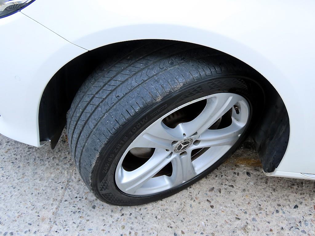 Mercedes-Benz E-Class — photo 20