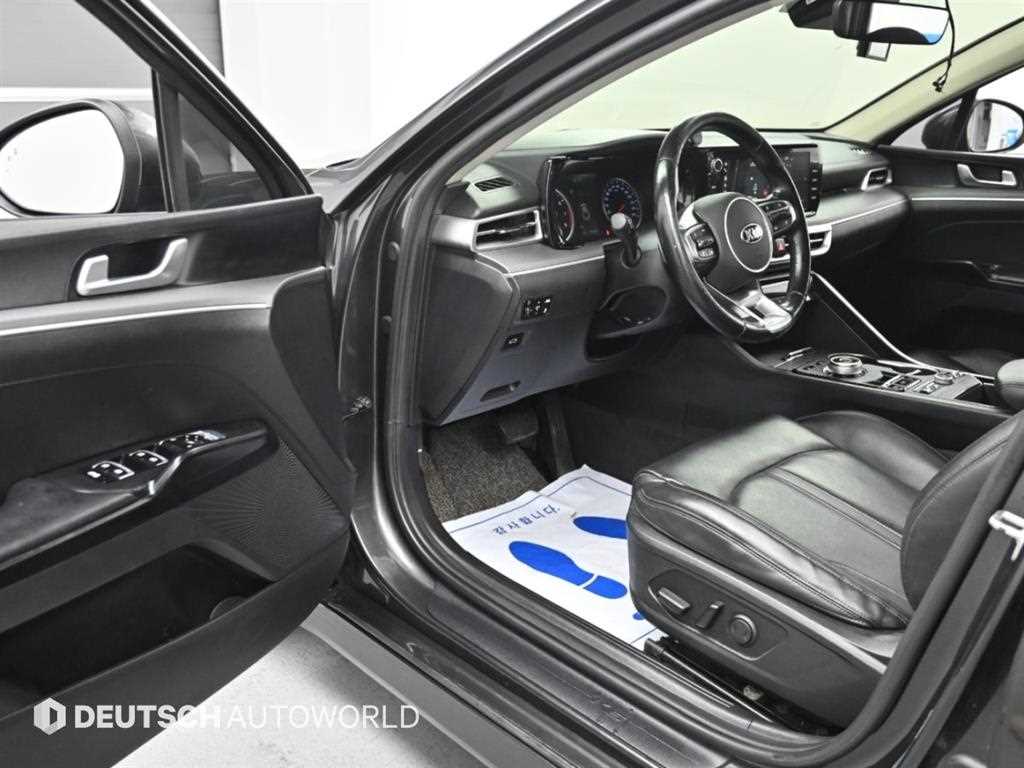 Kia K5 — photo 11