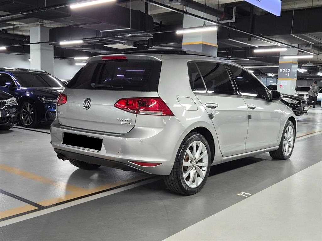 Volkswagen Golf — photo 03