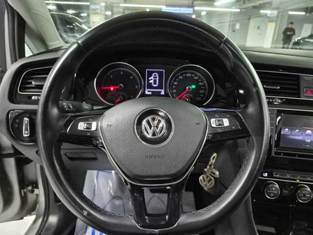 Volkswagen Golf — photo 07