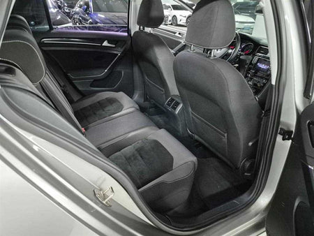 Volkswagen Golf — photo 12