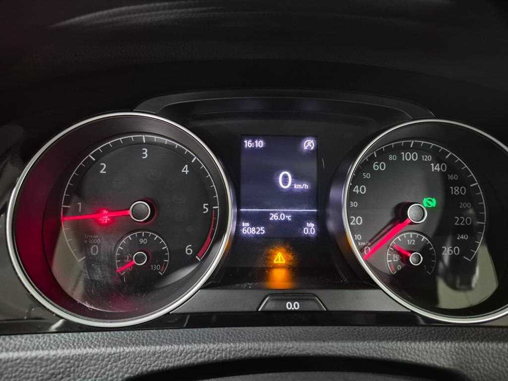 Volkswagen Golf — photo 13