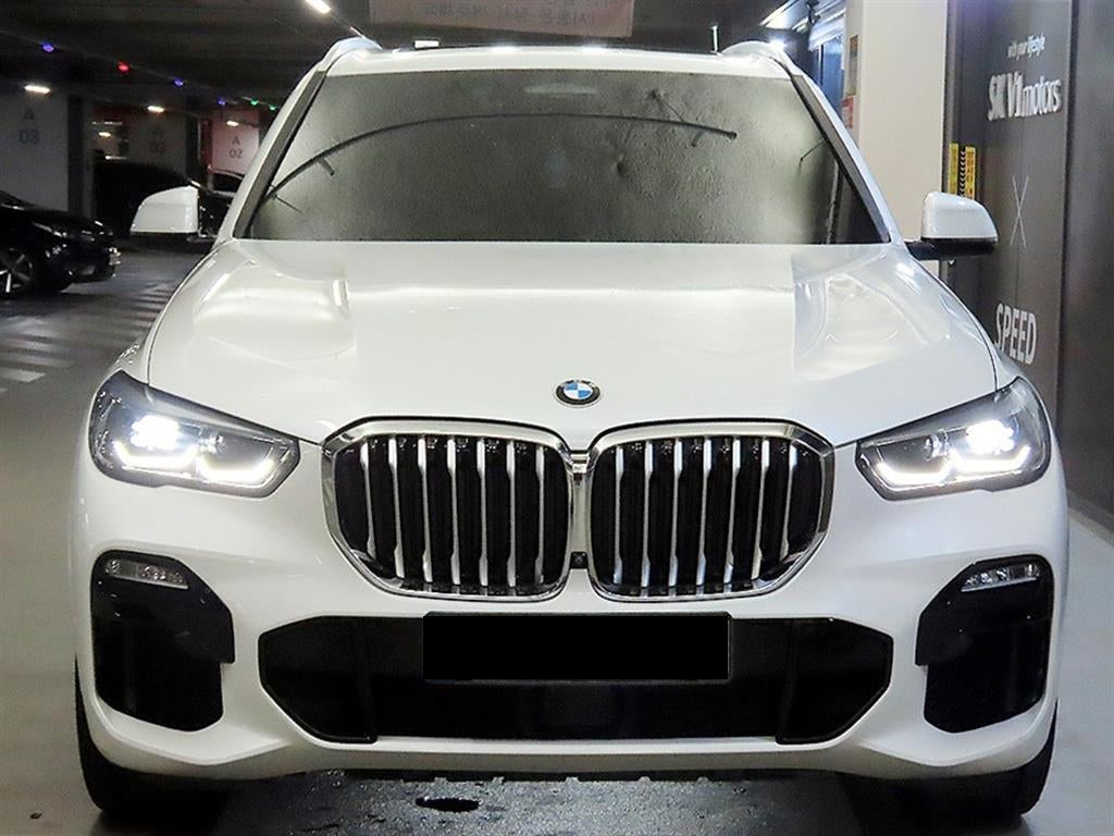 BMW X5 — photo 02