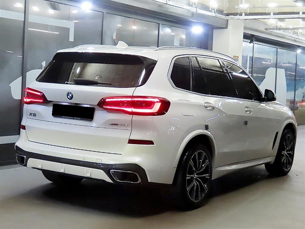 BMW X5 — photo 04