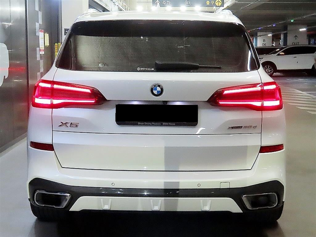 BMW X5 — photo 05