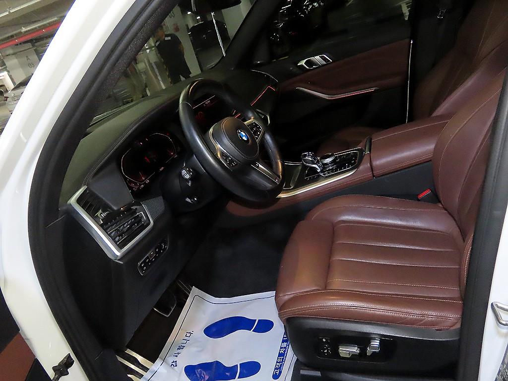 BMW X5 — photo 06