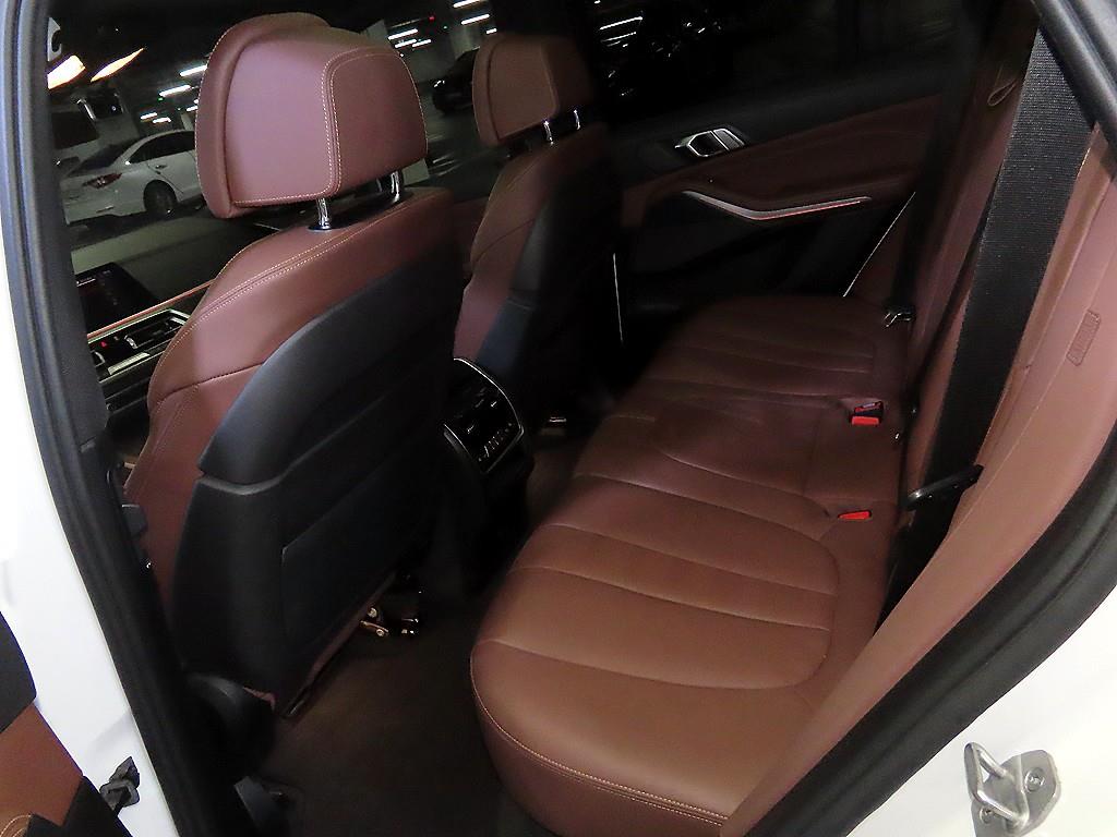 BMW X5 — photo 07
