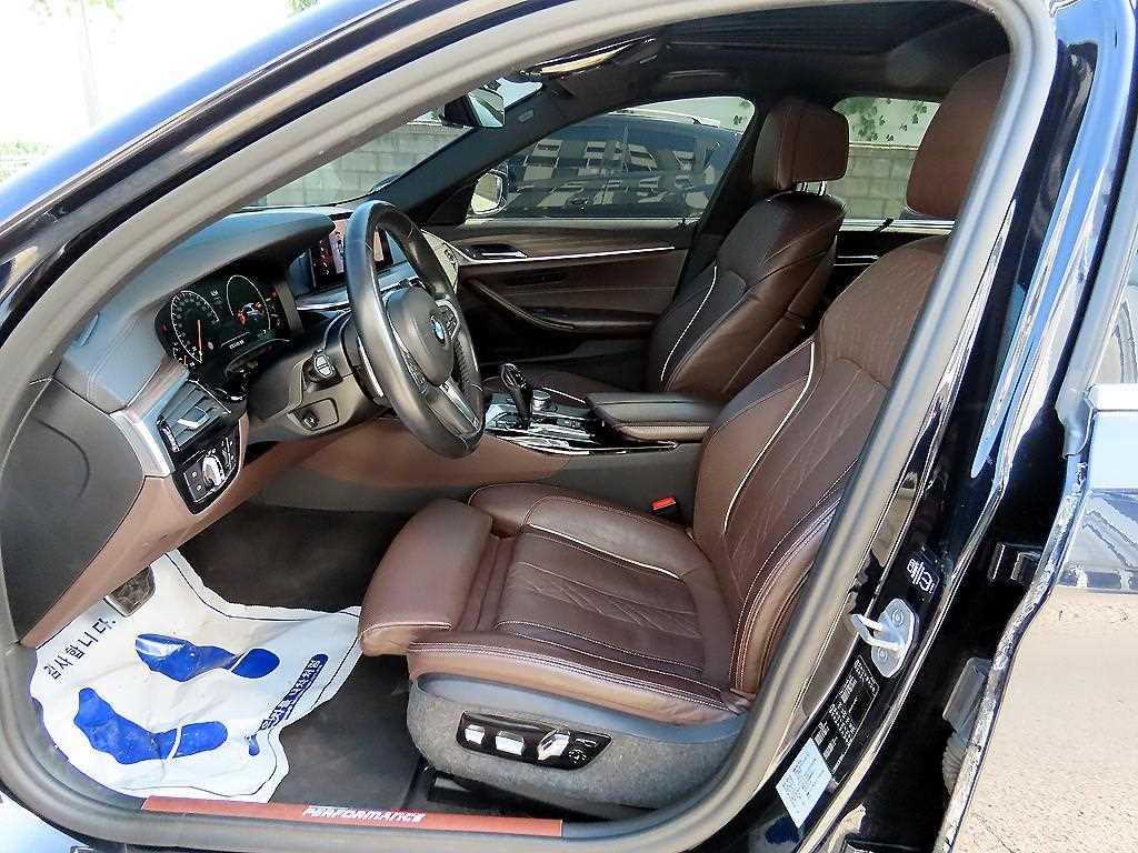 BMW 5-Series — photo 05