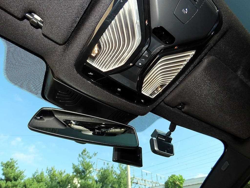 BMW 5-Series — photo 16