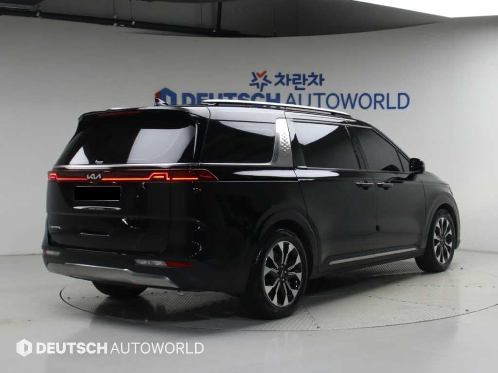 Kia Carnival — photo 02