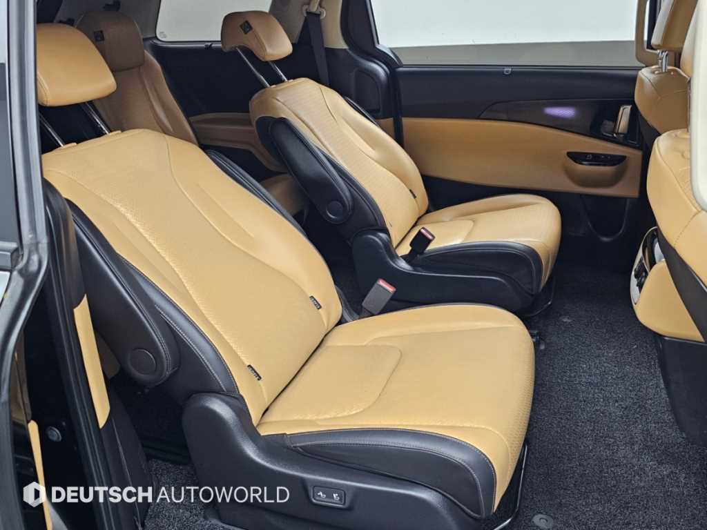 Kia Carnival — photo 12