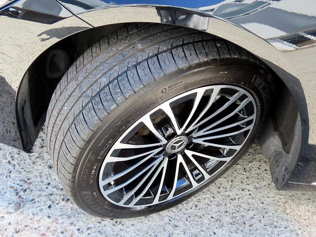 Mercedes-Benz S-Class — photo 20