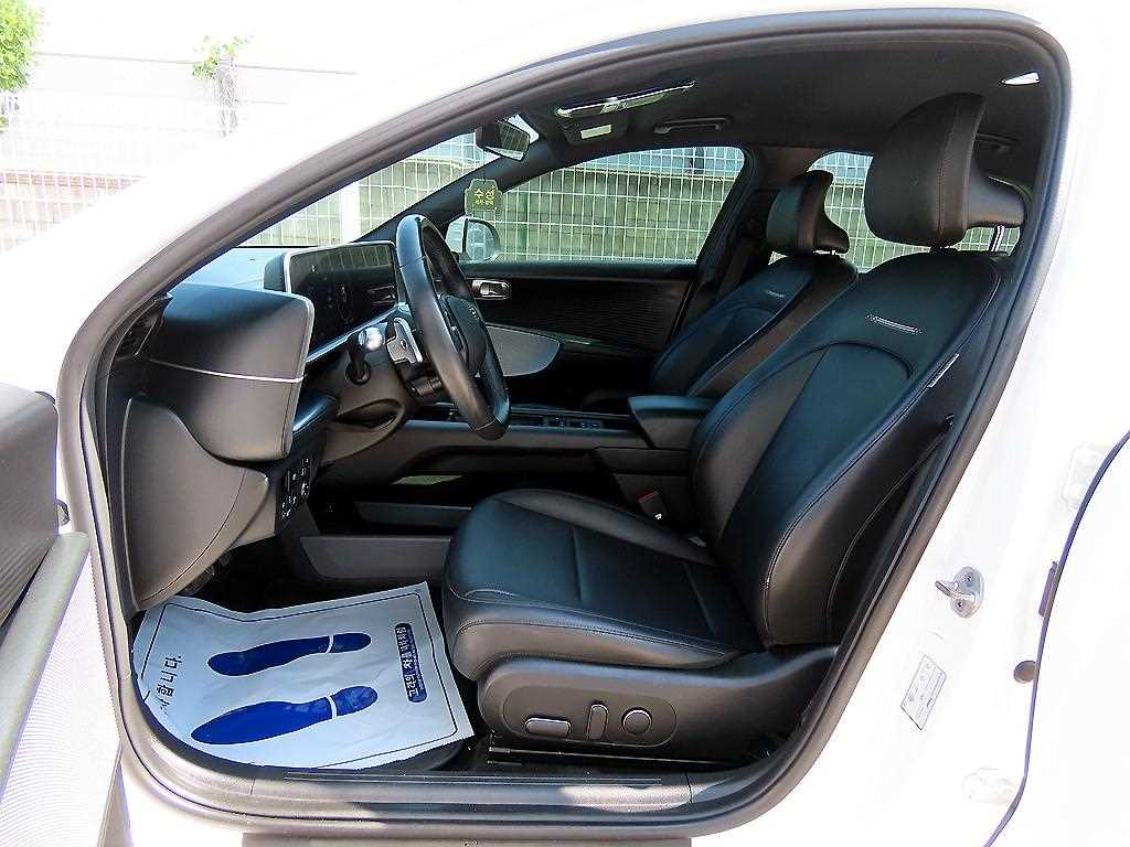 Hyundai Ioniq6 — photo 05