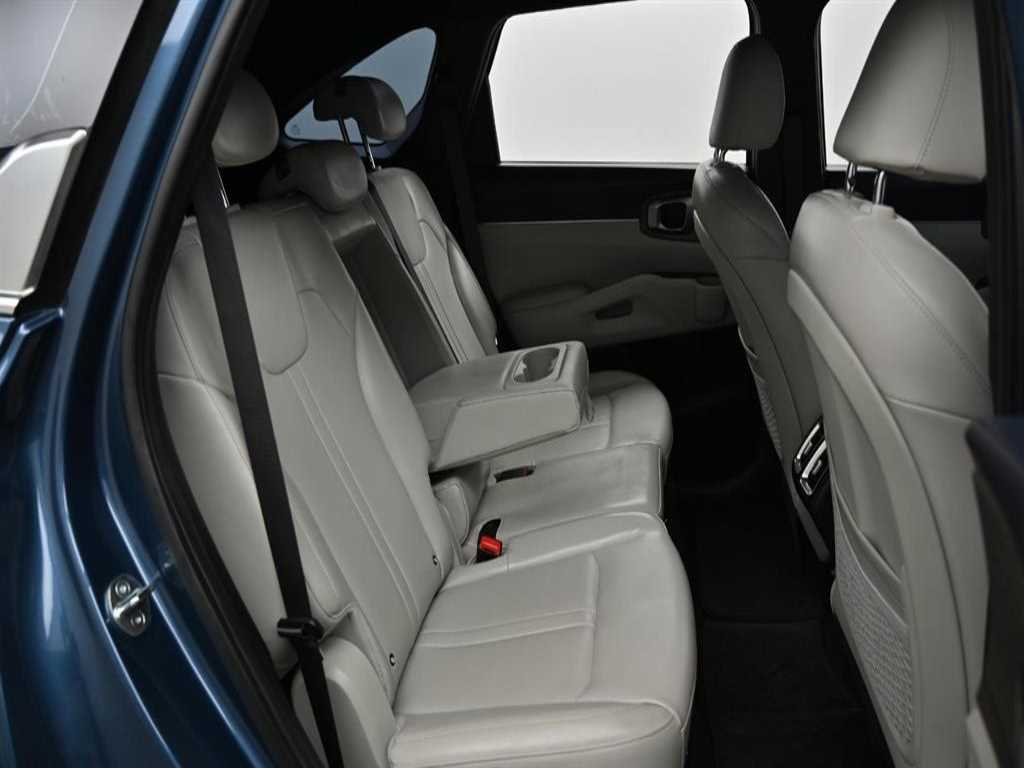 Kia Sorento — photo 12