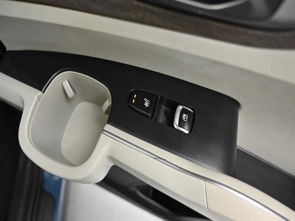 Kia Sorento — photo 16
