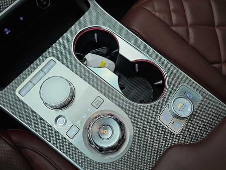 Genesis GV80 — photo 08