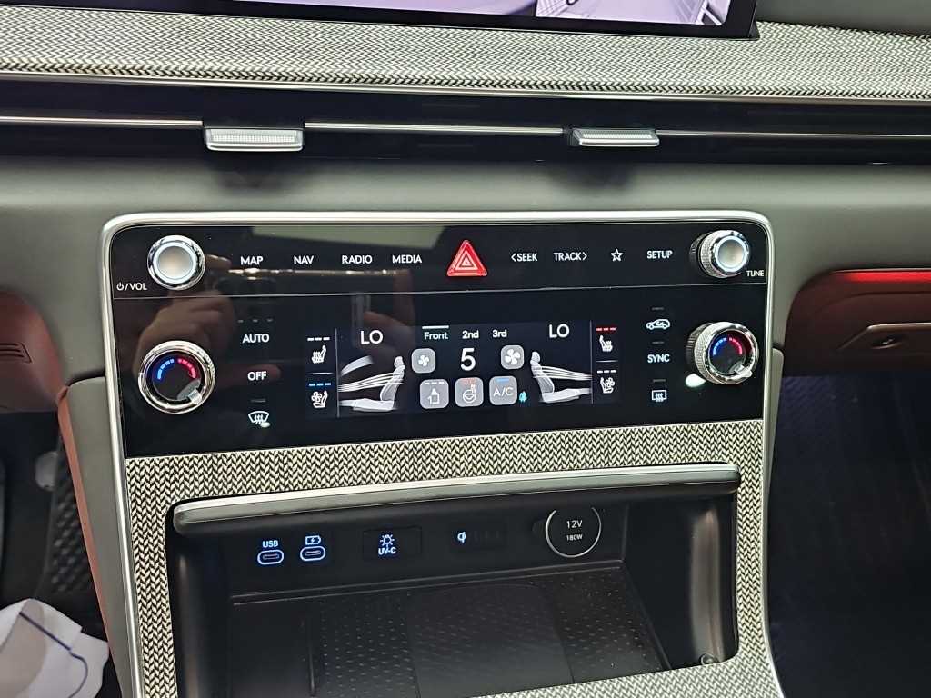 Genesis GV80 — photo 10