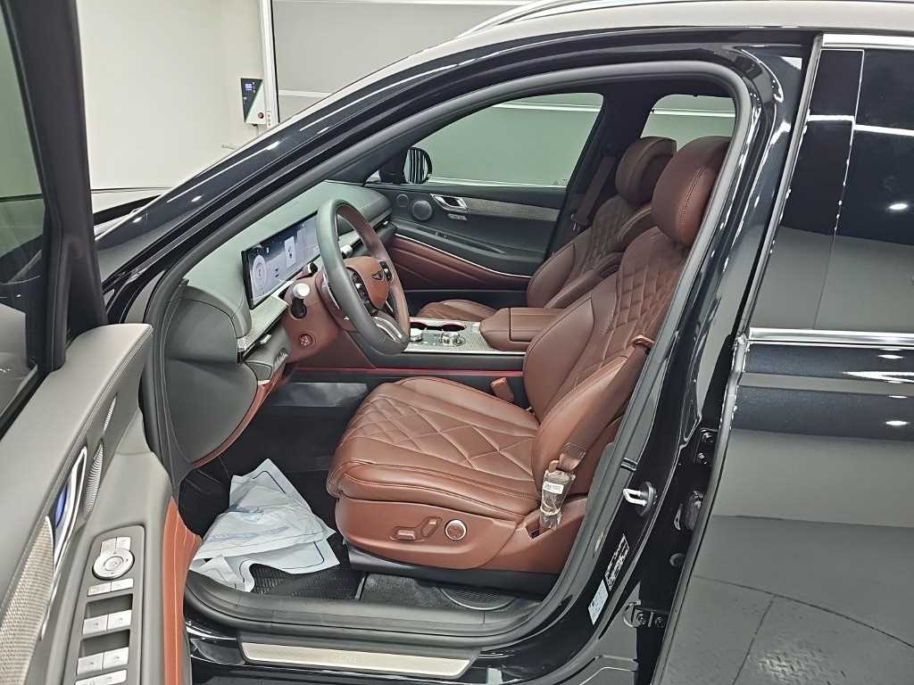 Genesis GV80 — photo 11