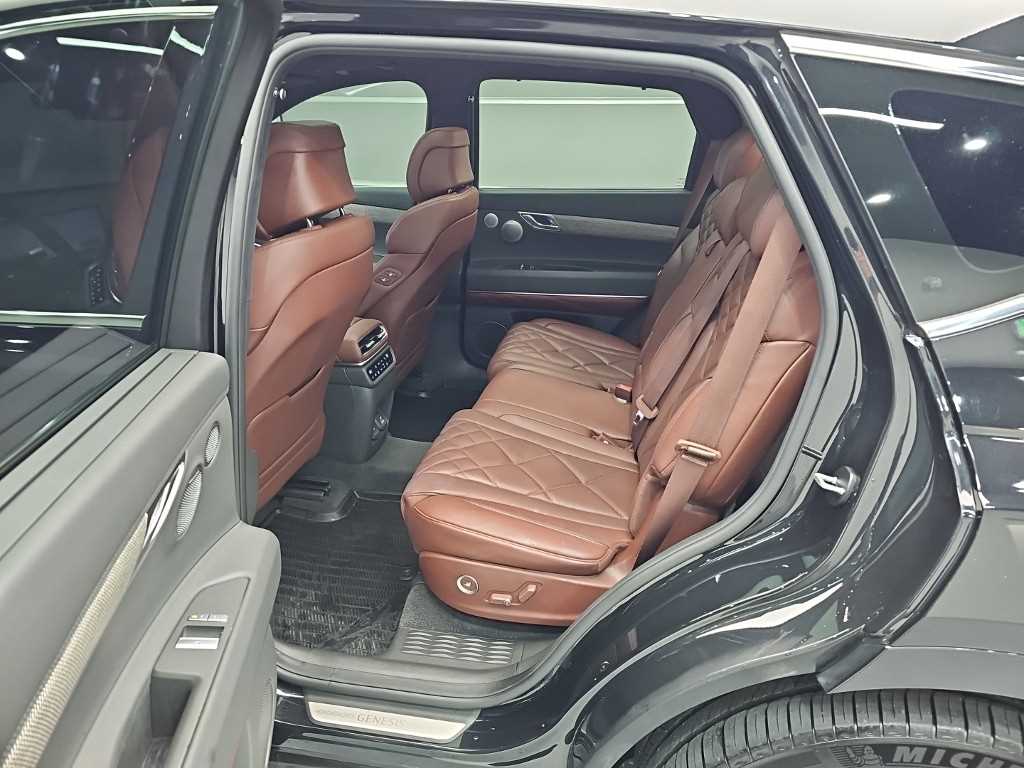 Genesis GV80 — photo 12