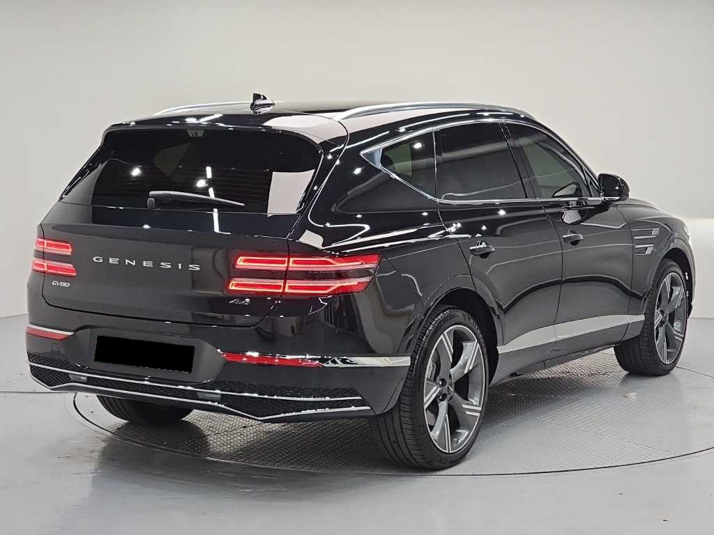Genesis GV80 — photo 04