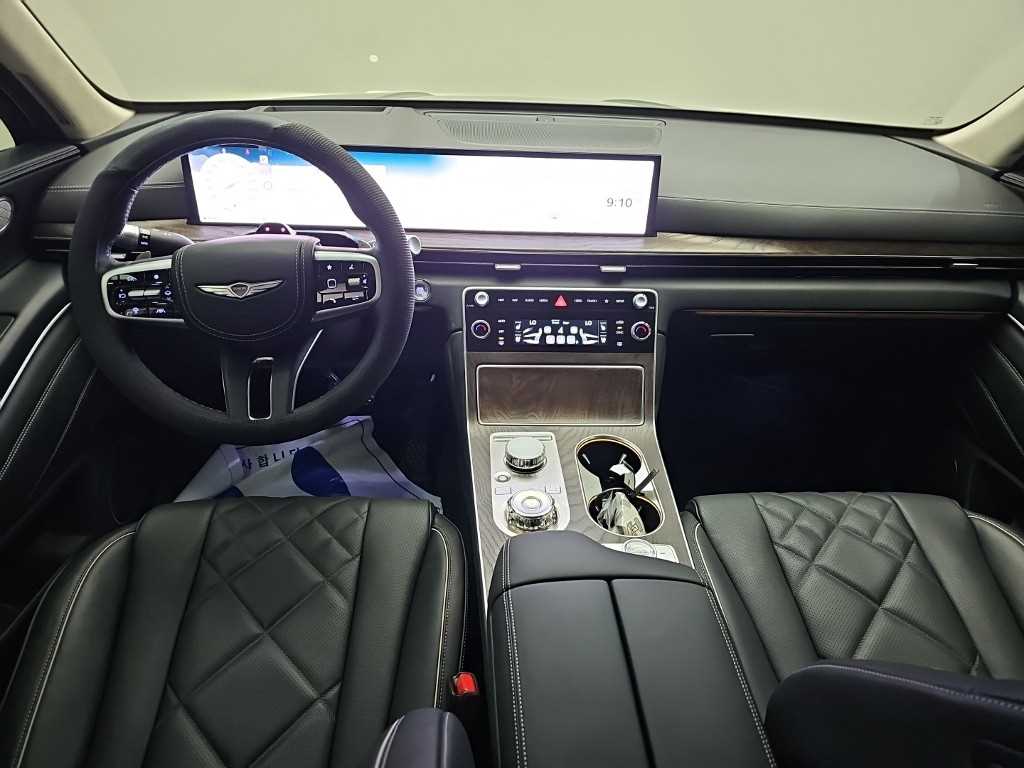 Genesis GV80 — photo 07