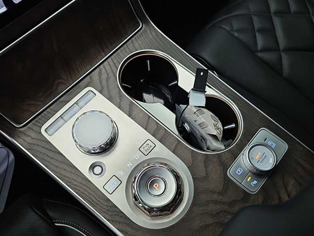 Genesis GV80 — photo 08