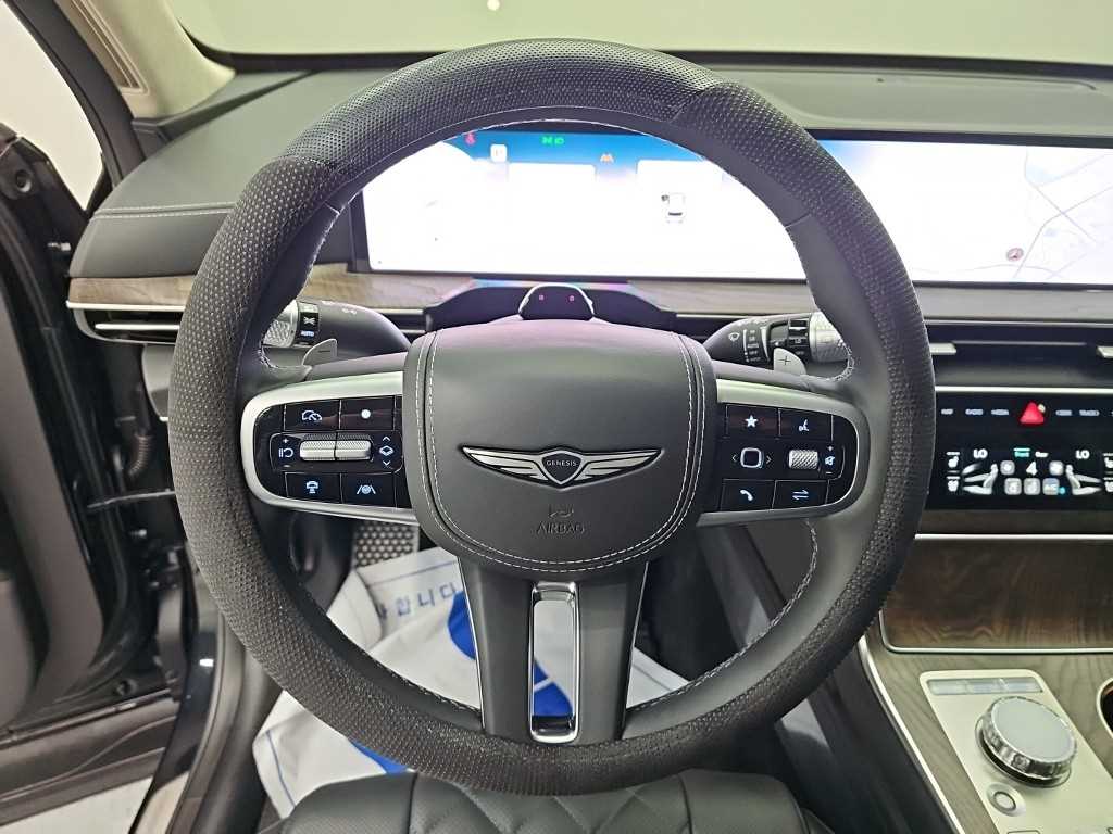 Genesis GV80 — photo 09
