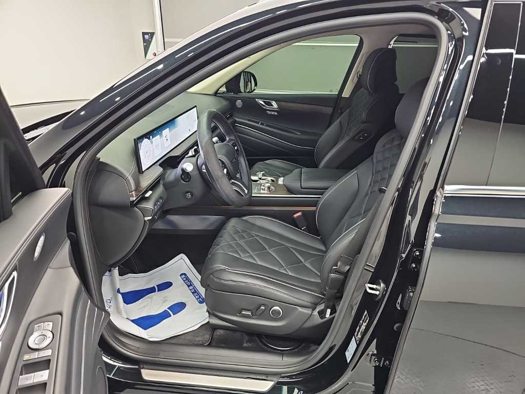 Genesis GV80 — photo 11