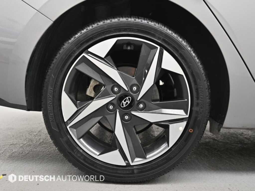 Hyundai Avante — photo 05