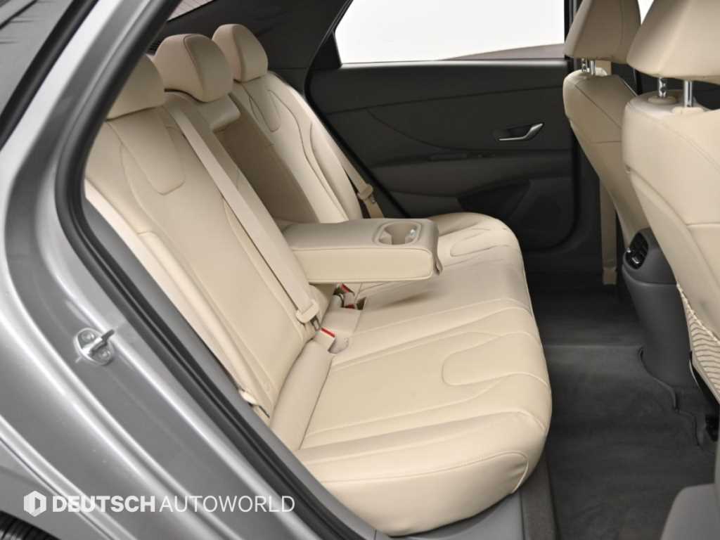 Hyundai Avante — photo 12
