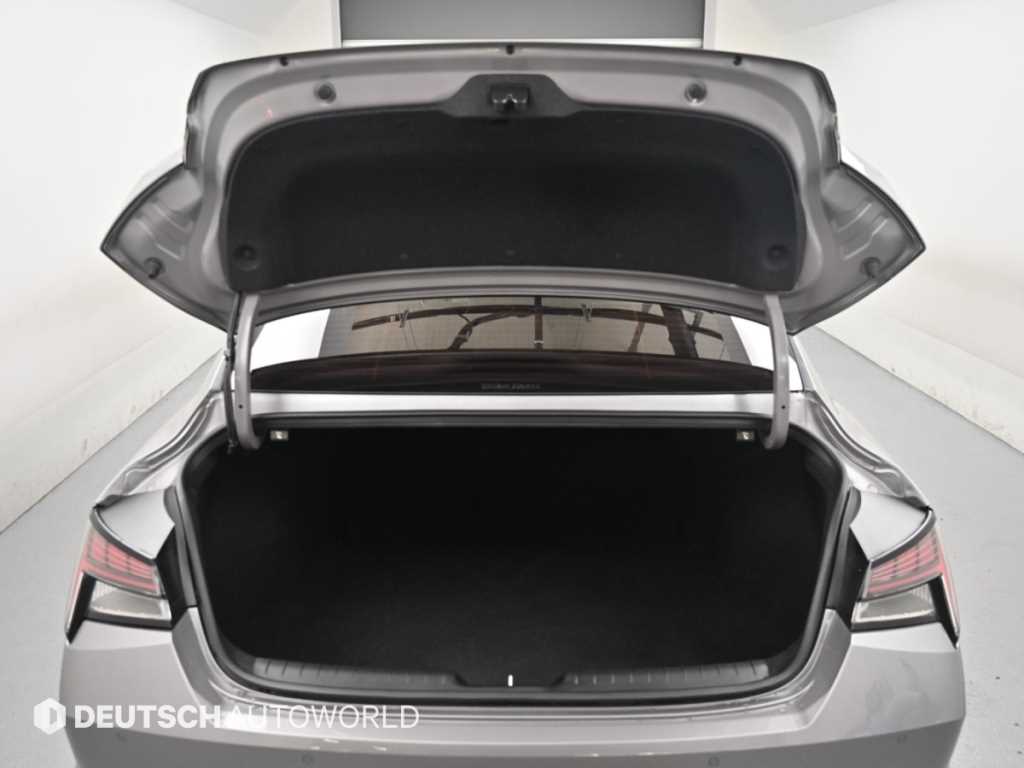 Hyundai Avante — photo 19