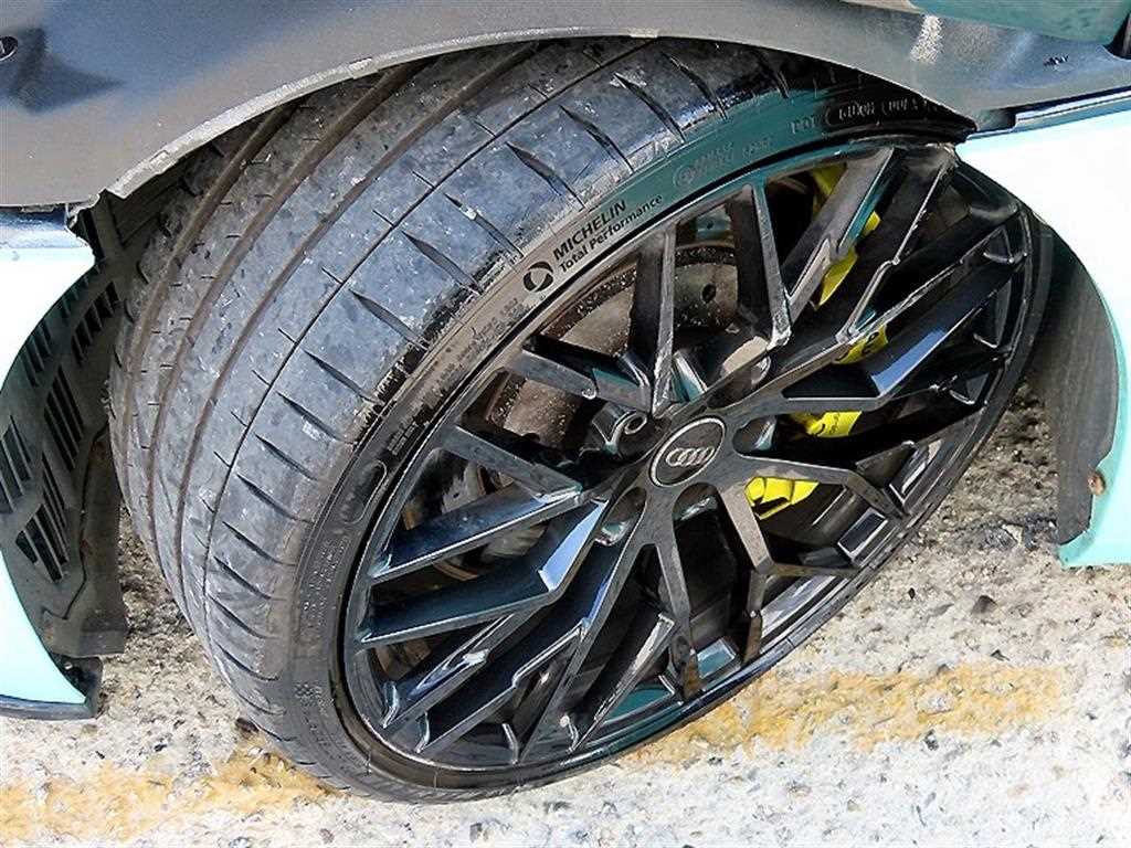 Audi R8 — photo 18