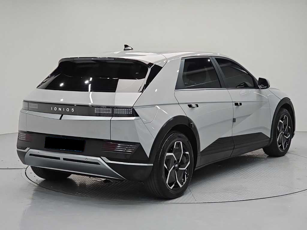 Hyundai Ioniq5 — photo 04
