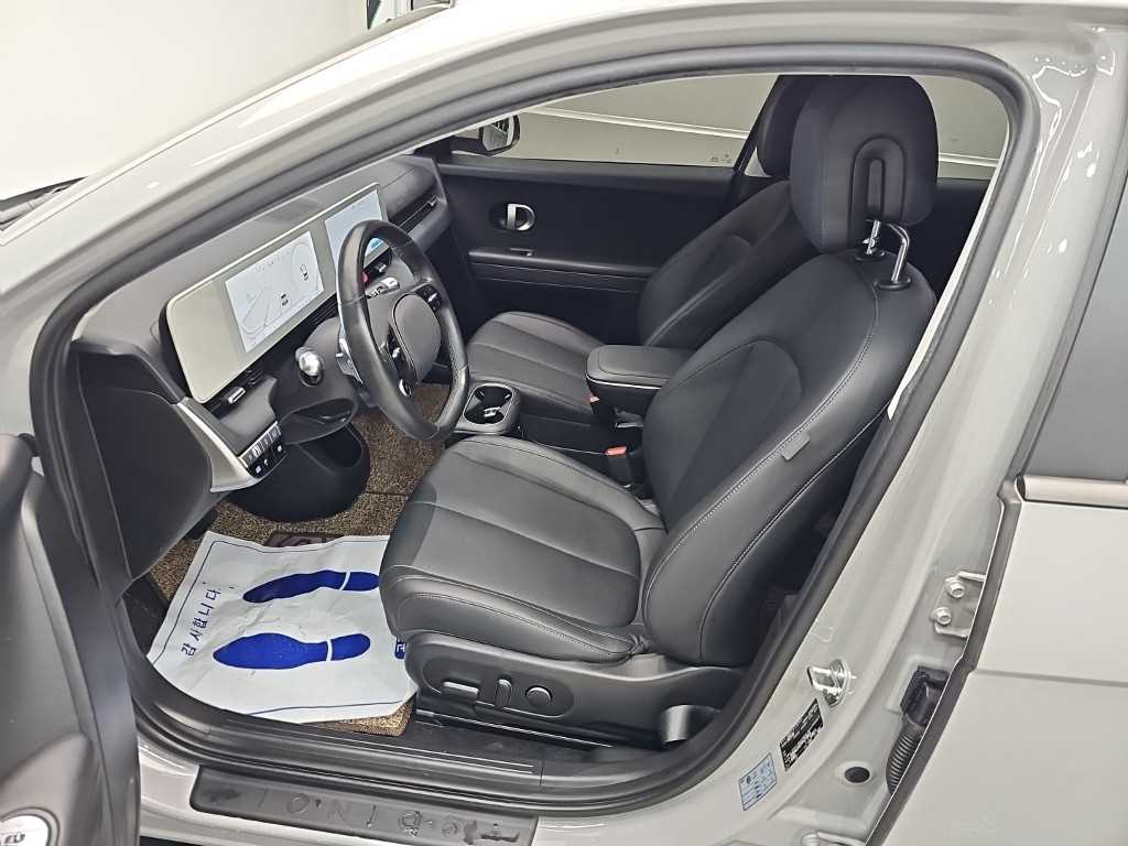 Hyundai Ioniq5 — photo 11