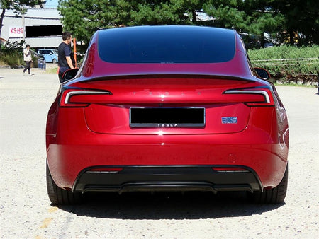 Tesla Model 3 — photo 04