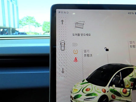 Tesla Model 3 — photo 09