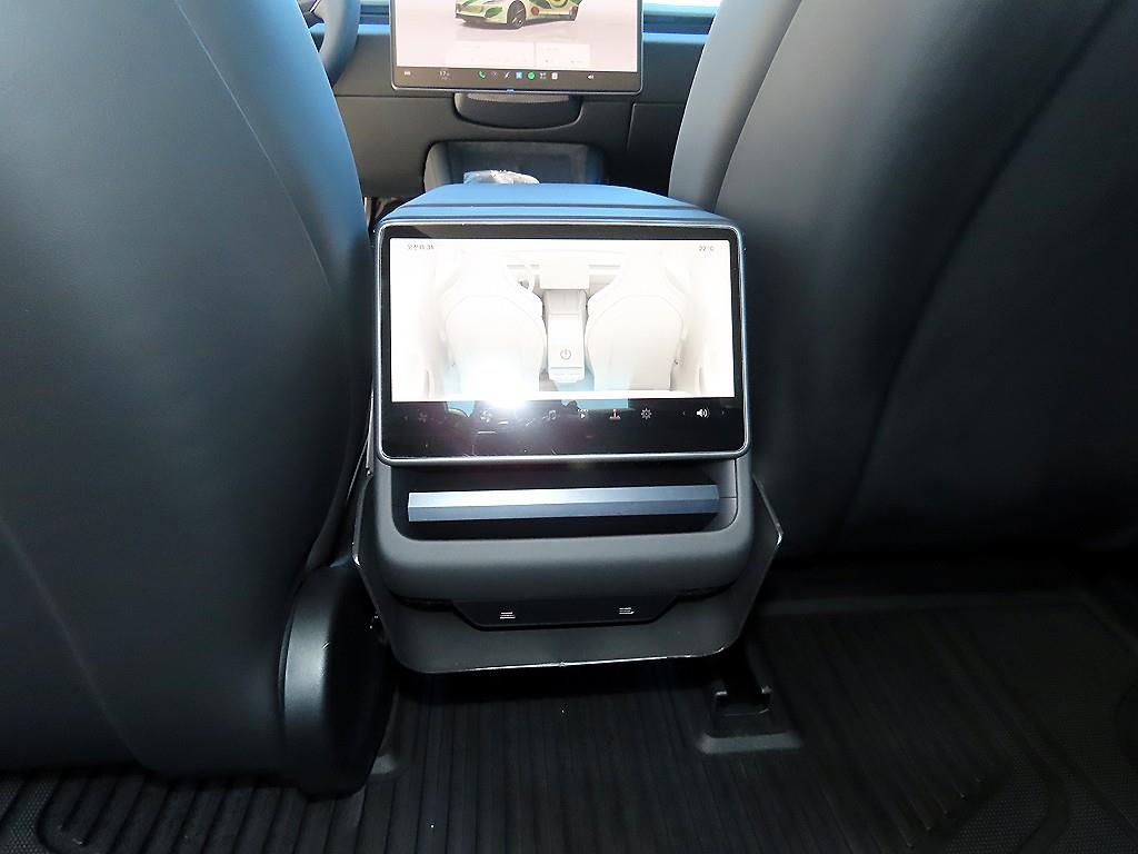 Tesla Model 3 — photo 16