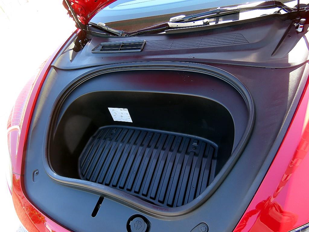 Tesla Model 3 — photo 19