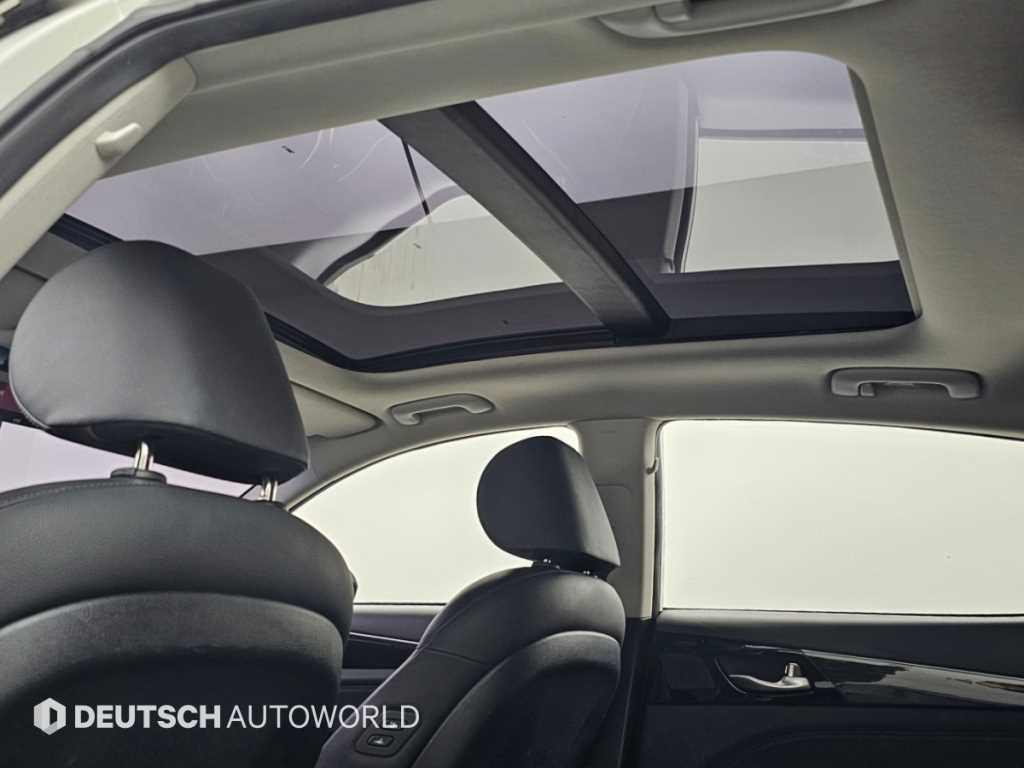 Kia K7 — photo 18