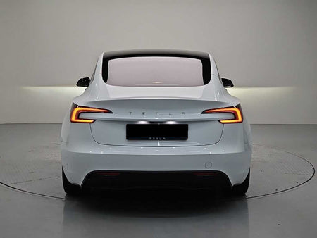 Tesla Model 3 — photo 03