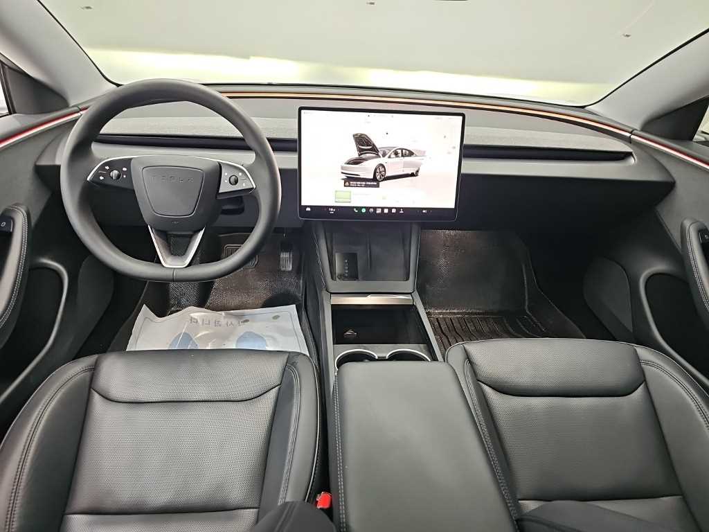 Tesla Model 3 — photo 07