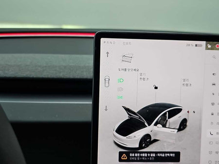 Tesla Model 3 — photo 08