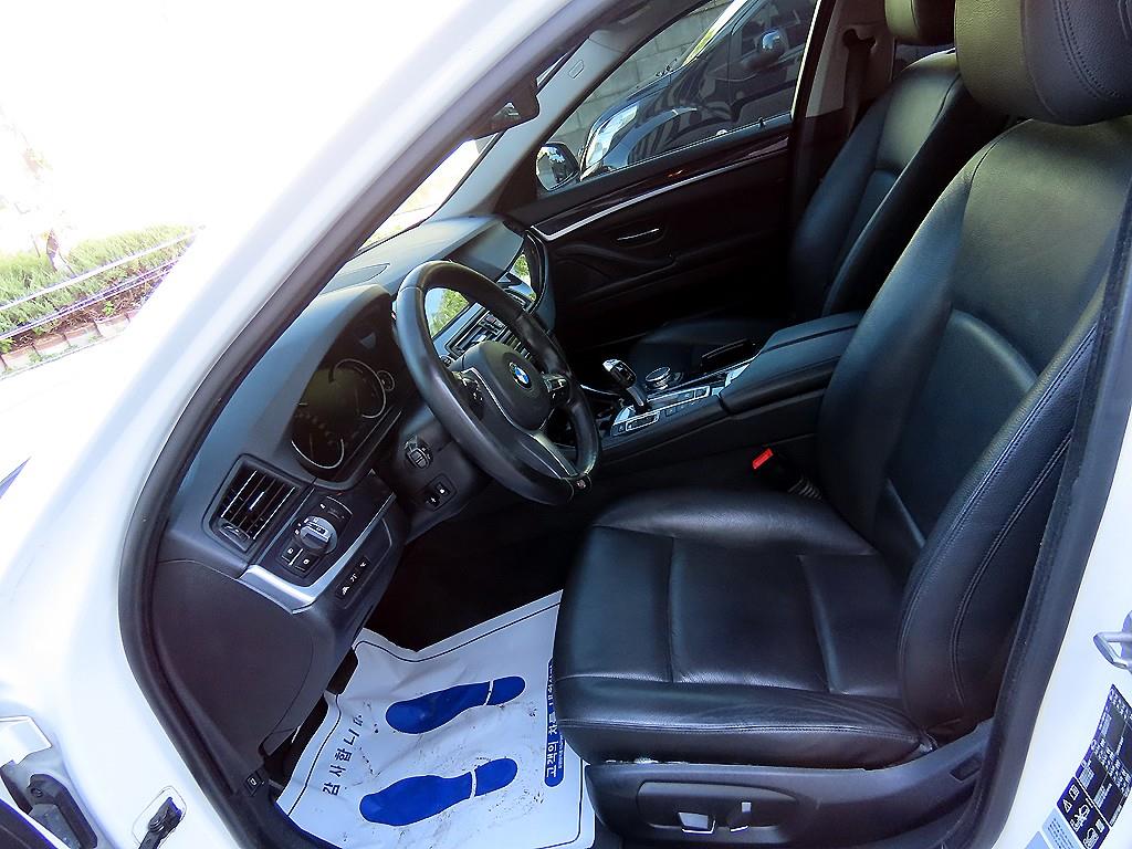BMW 5-Series — photo 05