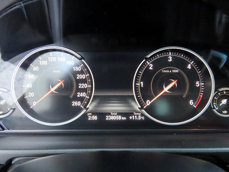 BMW 5-Series — photo 09