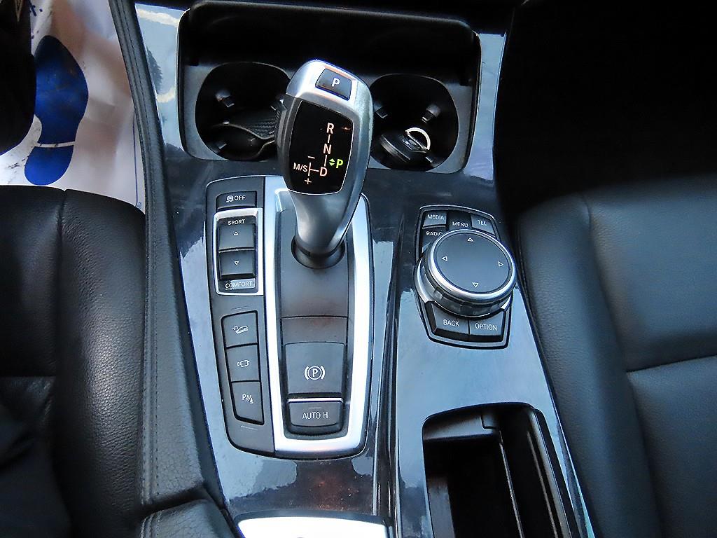 BMW 5-Series — photo 11