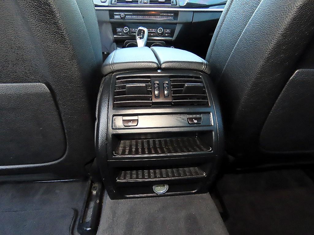 BMW 5-Series — photo 16