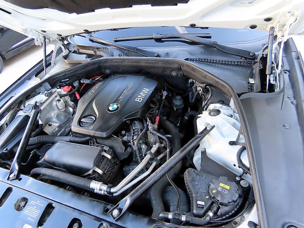 BMW 5-Series — photo 19