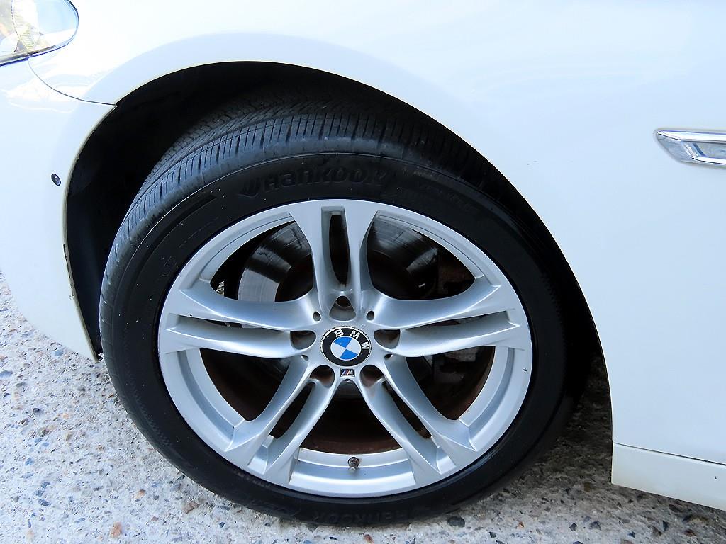 BMW 5-Series — photo 20