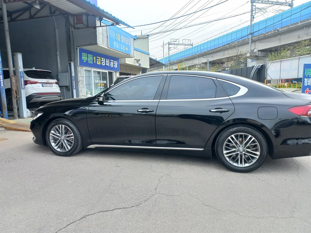 Hyundai Grandeur — photo 16