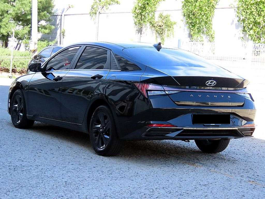 Hyundai Avante — photo 03